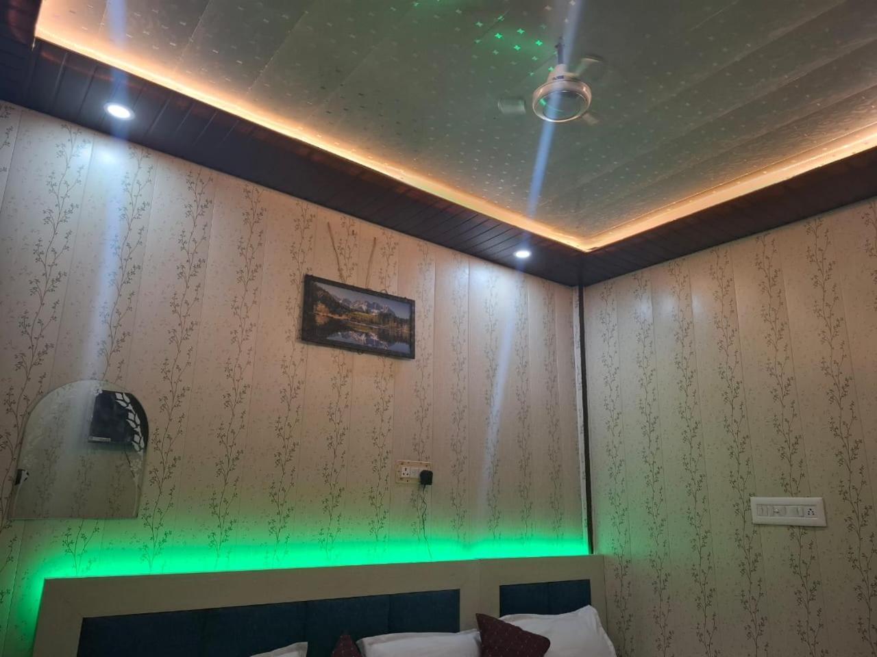 Hotel Sgh Subhadra Guest House Ayodhya Екстер'єр фото