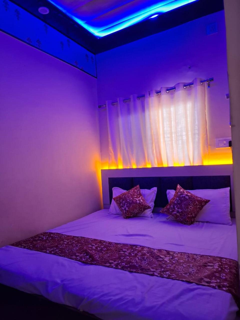 Hotel Sgh Subhadra Guest House Ayodhya Екстер'єр фото