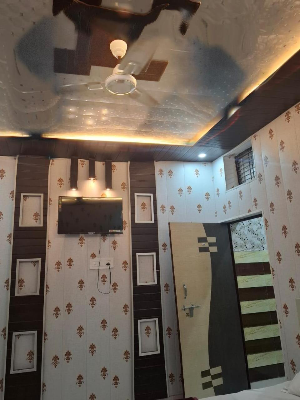 Hotel Sgh Subhadra Guest House Ayodhya Екстер'єр фото