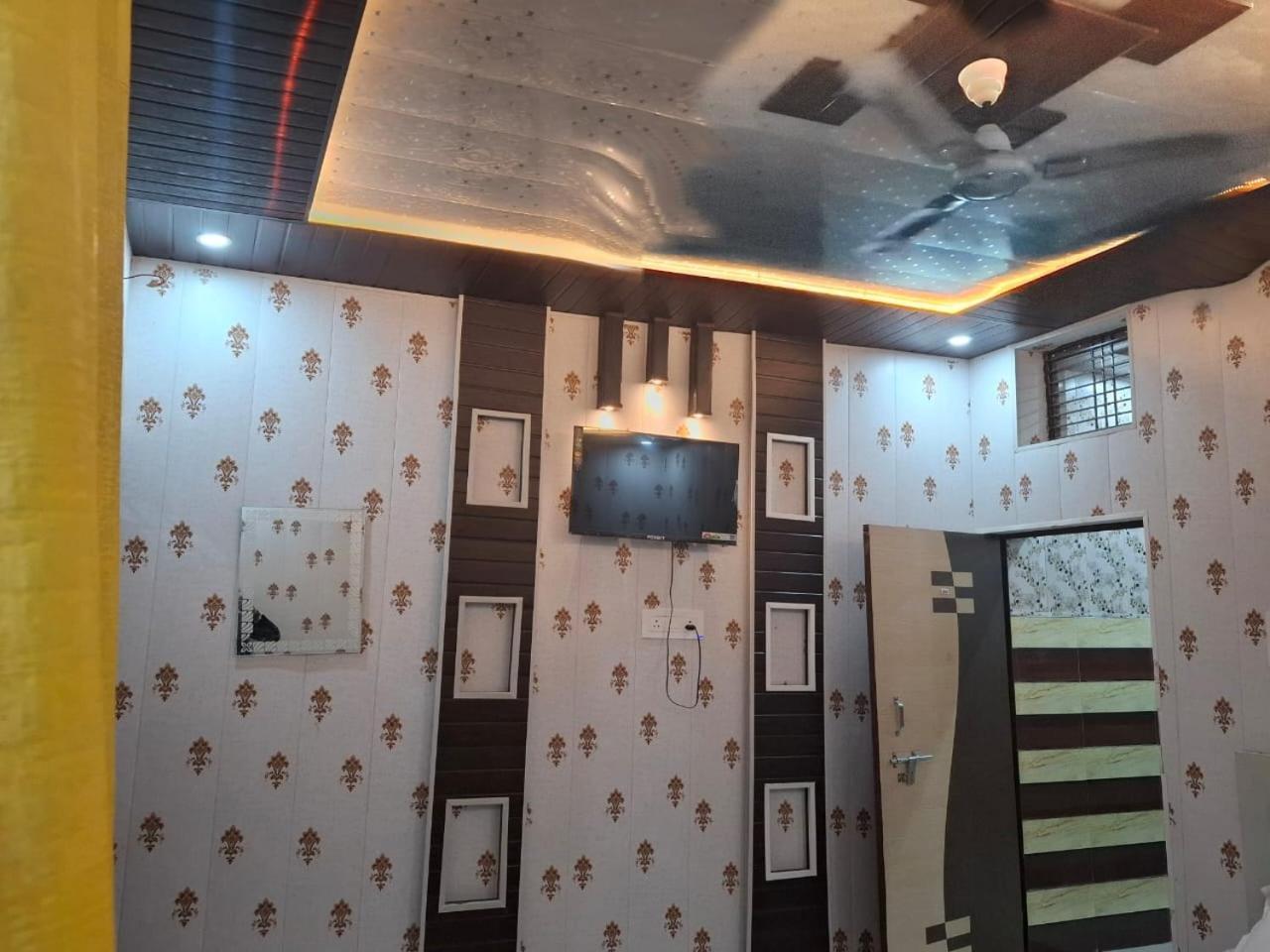 Hotel Sgh Subhadra Guest House Ayodhya Екстер'єр фото