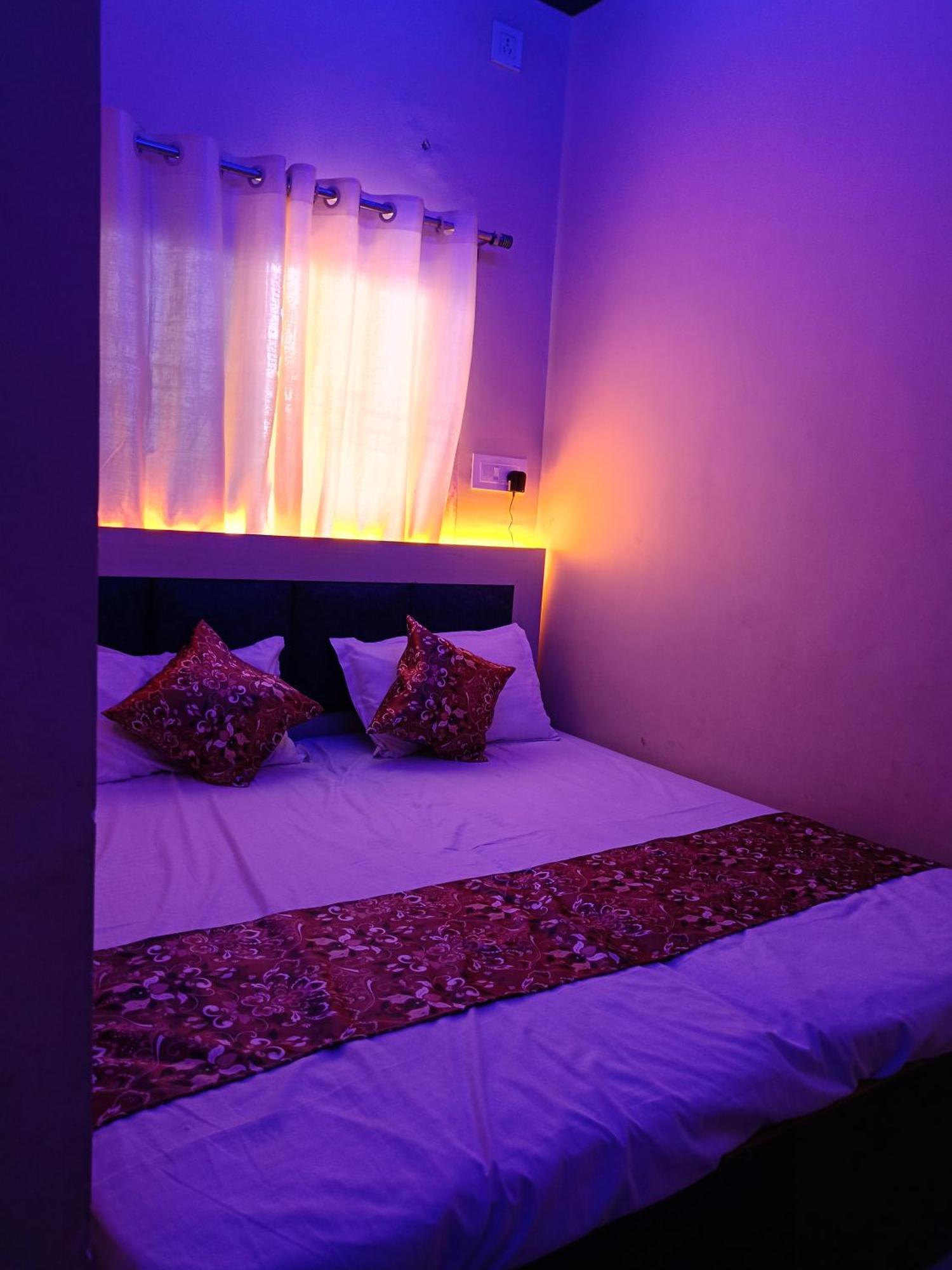 Hotel Sgh Subhadra Guest House Ayodhya Екстер'єр фото