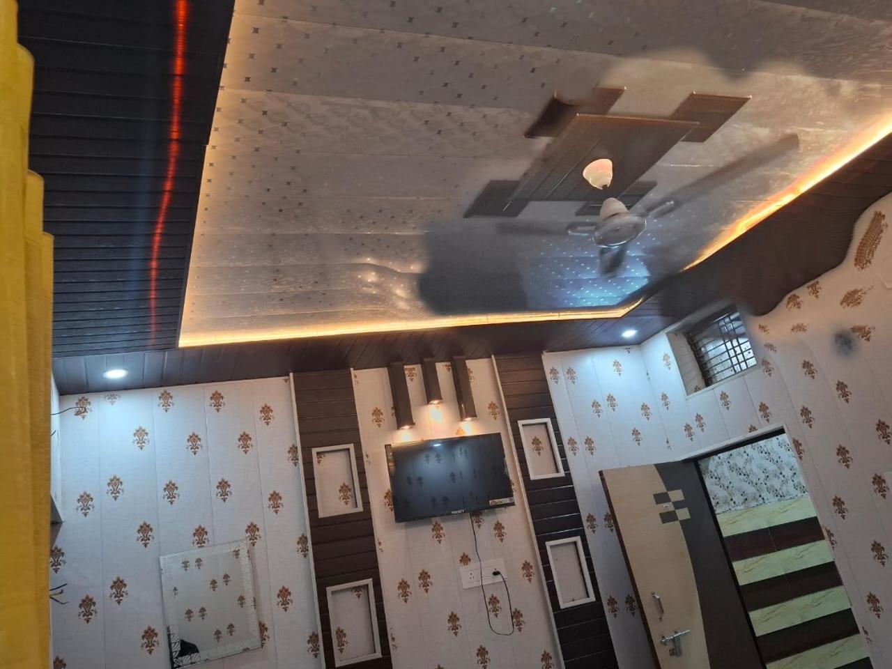 Hotel Sgh Subhadra Guest House Ayodhya Екстер'єр фото
