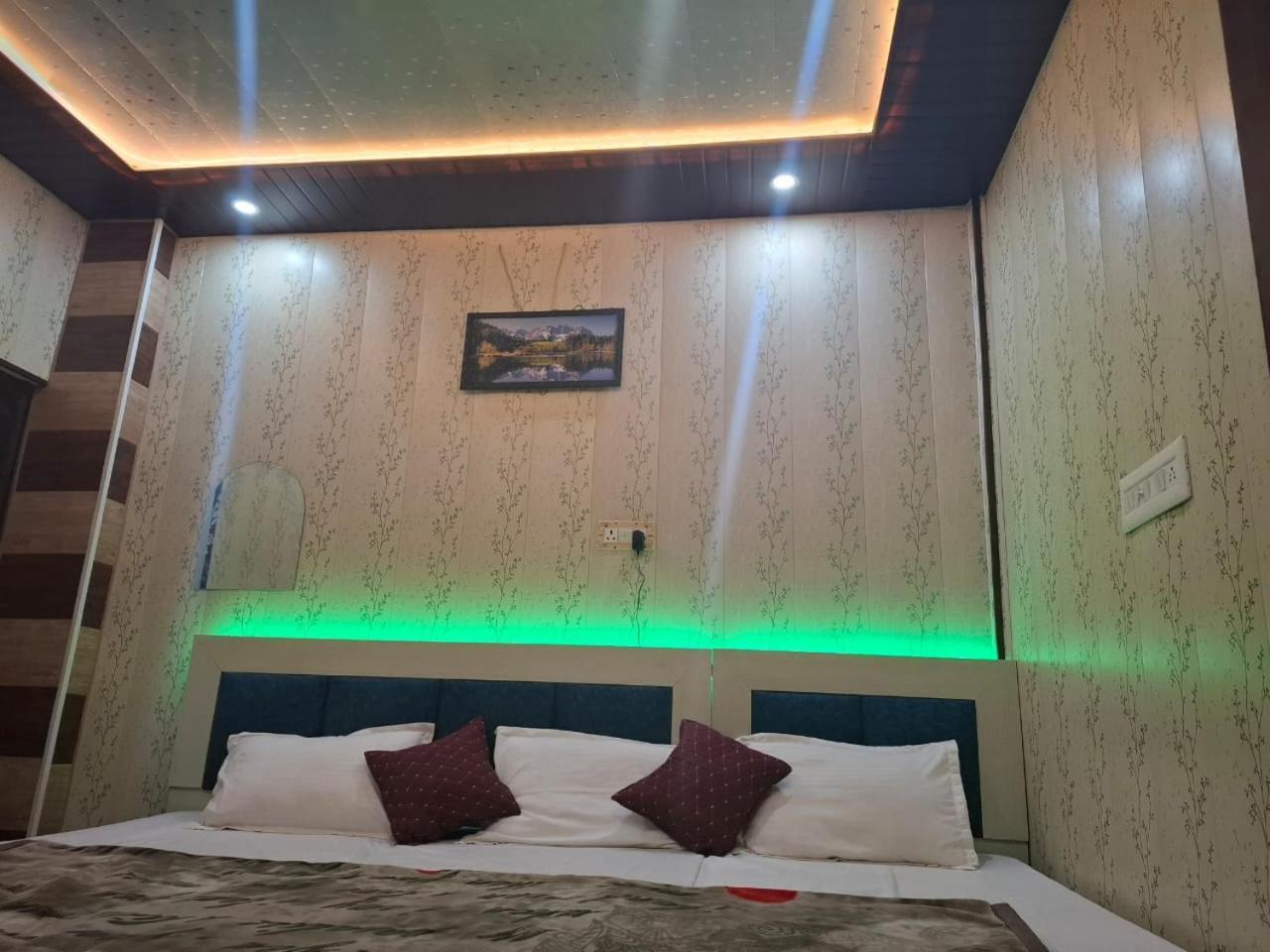 Hotel Sgh Subhadra Guest House Ayodhya Екстер'єр фото